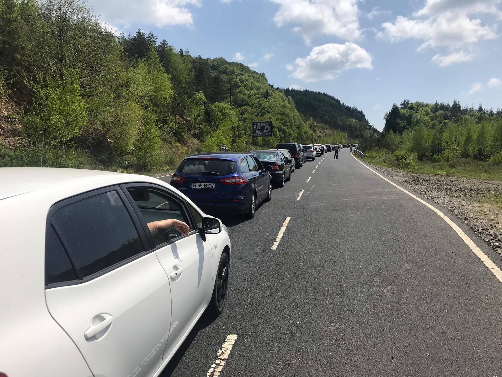 Românii se înghesuie la intrarea în Grecia, în vacanța de Paște. Coadă de mașini de aproape 3 kilometri