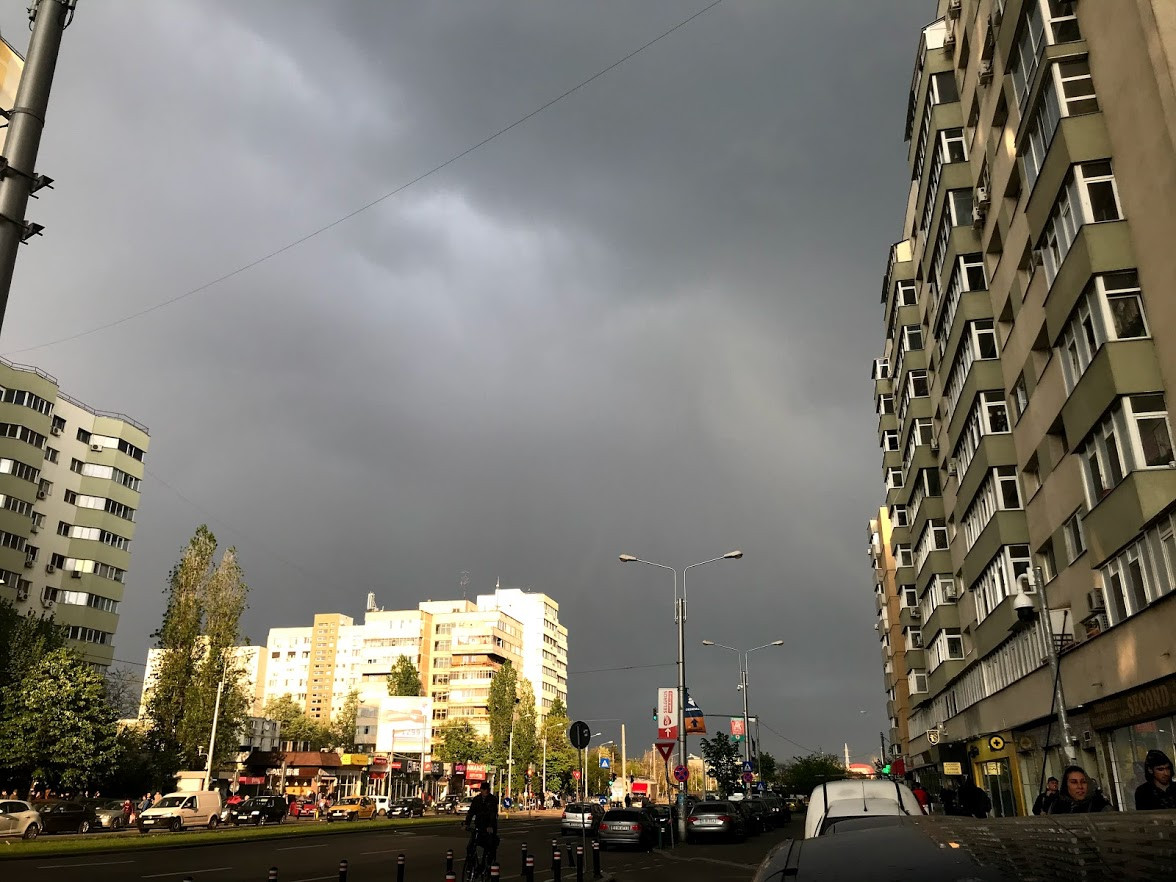 Prognoza pentru următoarele 2 săptămâni. Ploi aproape zilnice, temperaturi spre 0 grade