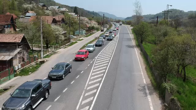 Coșmarul de pe DN1 de care nu mai scăpăm. Cozi de zeci de kilometri pe Valea Prahovei