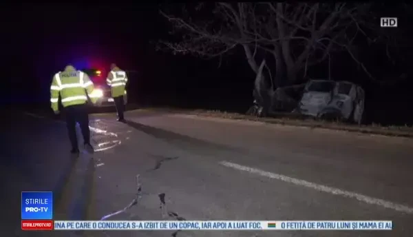 Sfârșit tragic pentru un șofer, în Botoșani. Mașina a luat foc după ce a intrat într-un copac