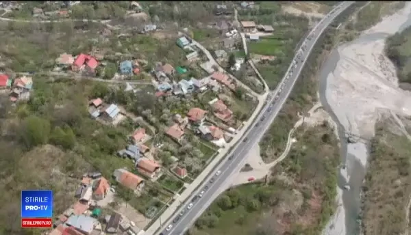 Coșmarul de pe DN1 de care nu mai scăpăm. Cozi de zeci de kilometri pe Valea Prahovei