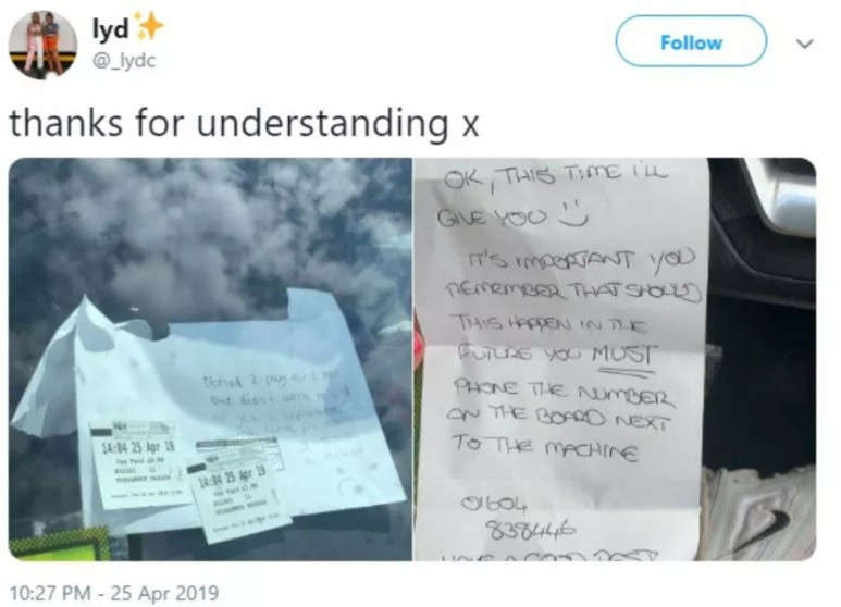 Ce bilet a găsit o t&acirc;nără pe parbrizul mașinii. &bdquo;Sunați la numărul scris pe acel aparat&rdquo;