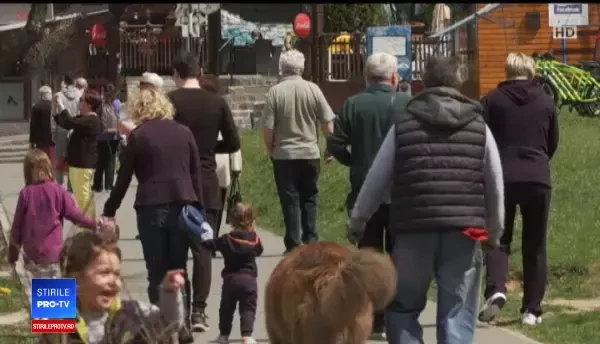 Mii de turiști își petrec Paștele la munte. Cât costă 4 nopţi într-un penthouse