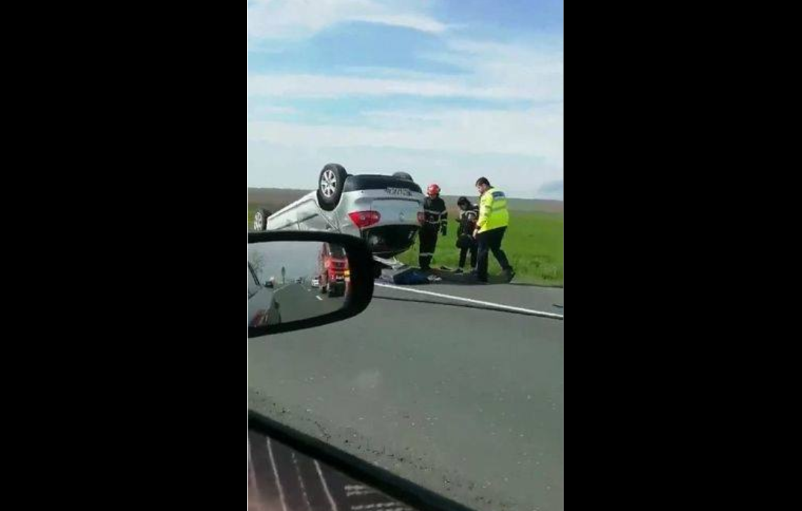 Accident în prima zi de Paște, pe DN 2. Doi oameni sunt răniți