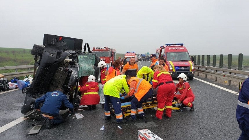 Accident pe autostrada A1. A fost implicat un microbuz cu 10 cetățeni bulgari