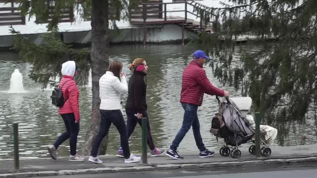 Zi de Paște ploioasă pentru turiști, la munte. Au rămas în hotel, la mâncare și relaxare