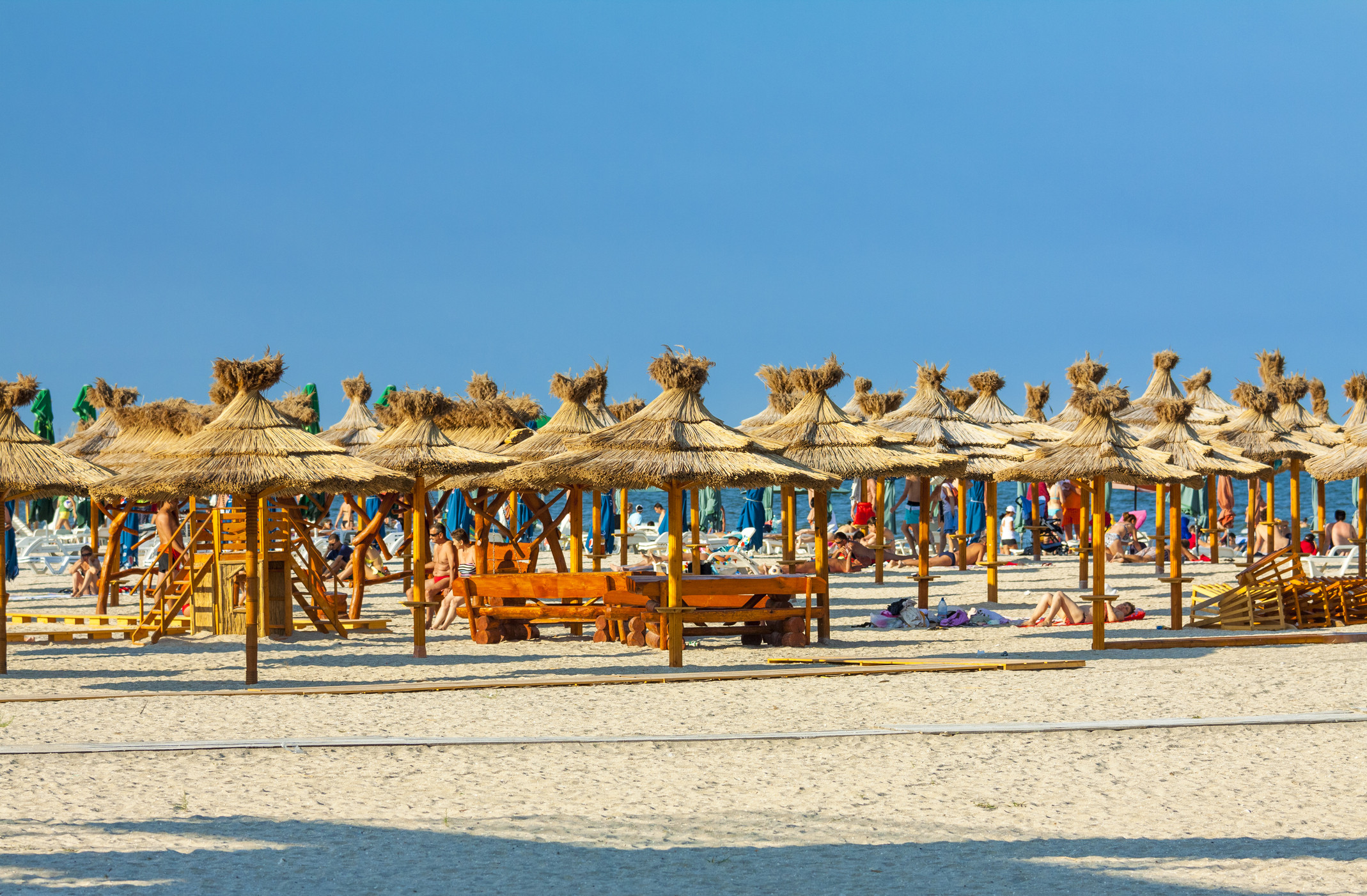 Aproximativ 40.000 de turişti au petrecut Paştele pe litoral. Cele mai căutate staţiuni