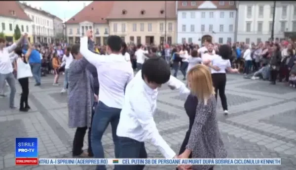 Ziua Internaţională a Dansului, sărbătorită în stradă. „Nu ştii când te invită cineva”