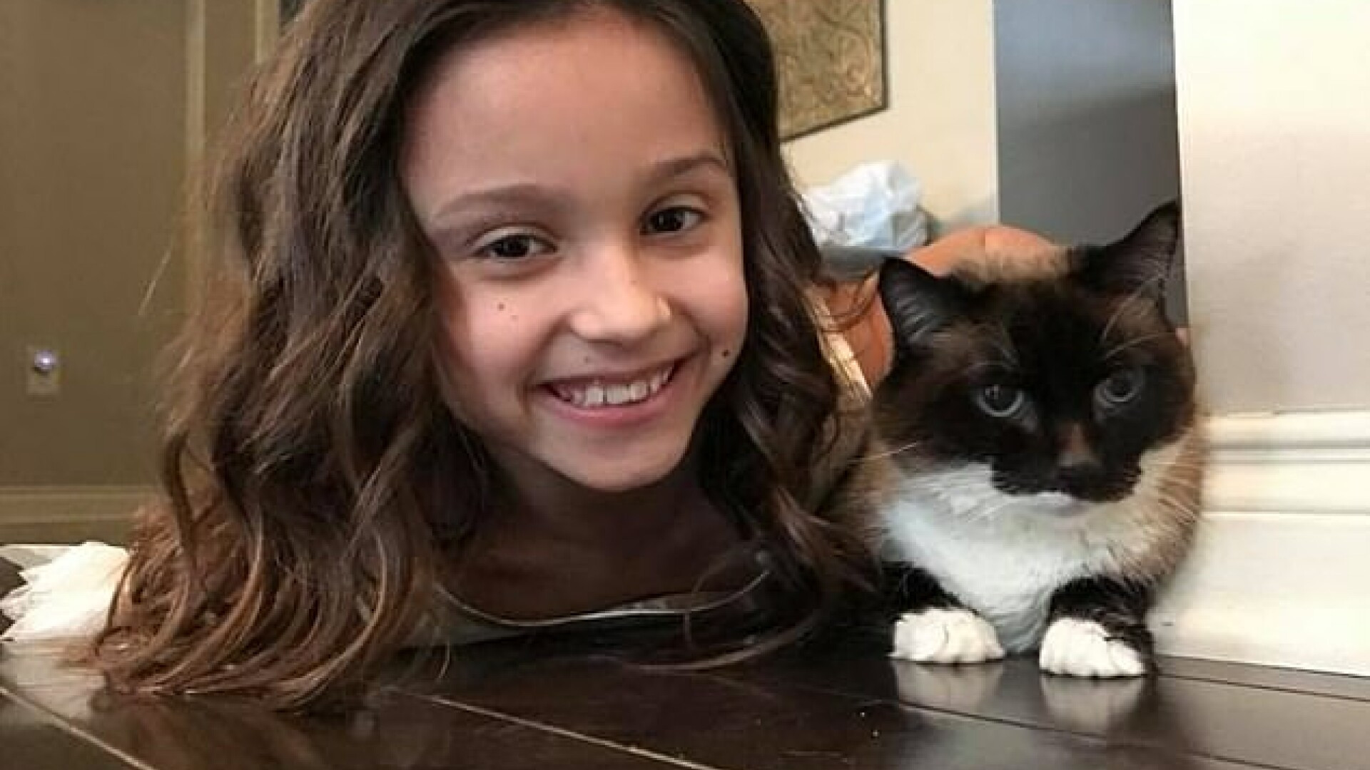 O fetiță a murit „de bucurie” în timp ce se dădea pe un tobogan cu apă. VIDEO