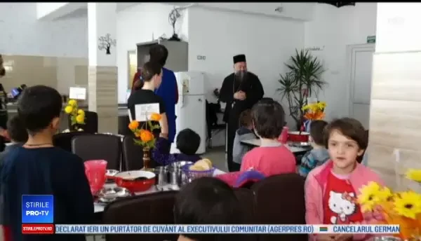 Mănăstirea Dumbrava din Alba înseamnă acasă pentru 130 de copii orfani. Povestea preotului Vasile