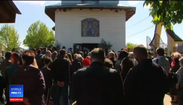 Răzvan Ciobanu, condus pe ultimul drum. Familia, prietenii şi colegii, la înmormântare