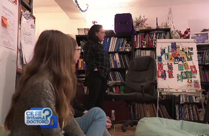 Educația sexuală, încă tabu în România. Ce variante au părinții pentru a-și informa copiii