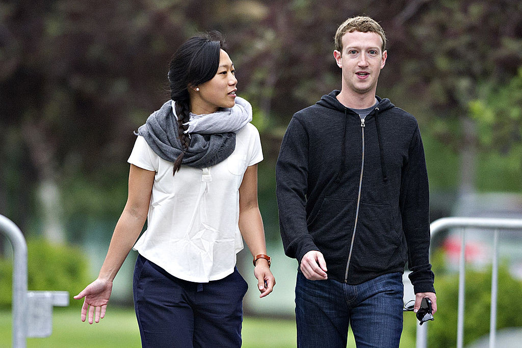 Mark Zuckerberg şi-a cumpărat în secret vile de 60 de milioane $. De ce le-ar putea demola