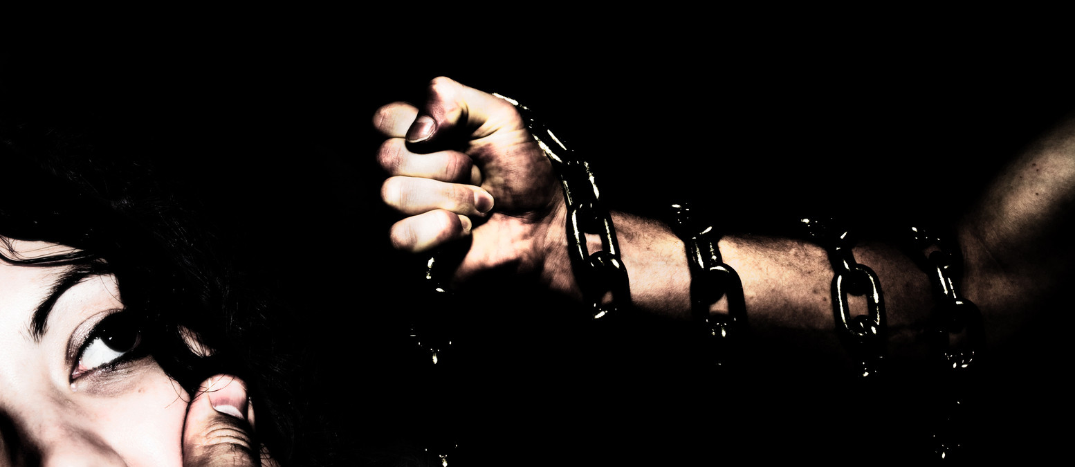 Femeie desfigurată de iubitul prietenei ei, din cauză că n-a spălat vasele: „Era intimidant”