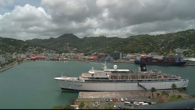 Vas de croazieră cu 300 de pasageri, în carantină. Boala depistată la bord