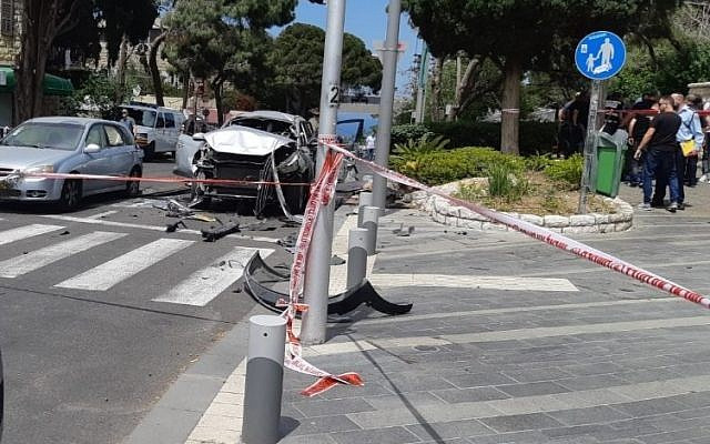 Momentul în care un vehicul-capcană a explodat la Haifa. Sunt cel puțin 2 răniți. VIDEO