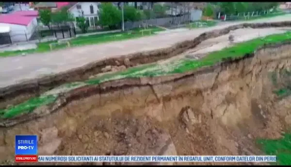 Satul care riscă să fie înghiţit de Dunăre. "Dacă Dumnezeu vrea, să ne omoare"
