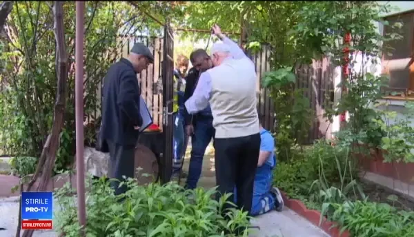 S-au crăpat casele într-un cartier din Galați. Locatarii trăiesc într-o groază de nedescris