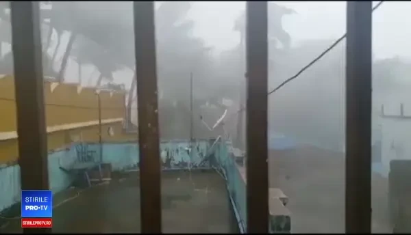 Nord-estul Indiei, lovit de un ciclon uriaş. Rafelele de vânt ajung la 240 km/h