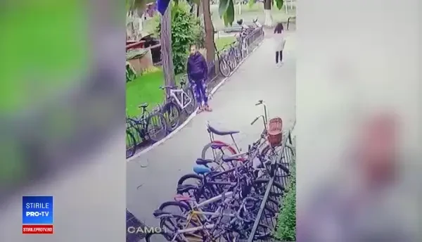 Hoți de biciclete din Capitală prinși după ce au fost recunoscuți pe camere