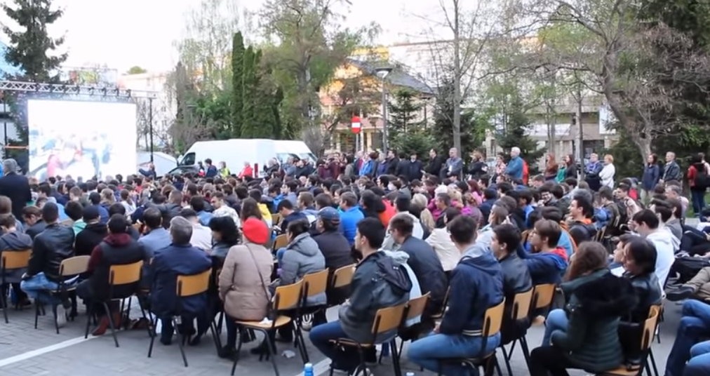 Ecaterina Andronescu, aplaudată de olimpicii naţionali la informatică după fiecare frază. VIDEO