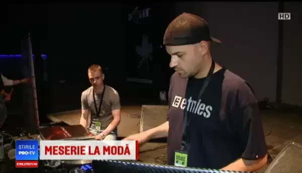 Cât pot câștiga tinerii care ajung DJ. Școlile au apărut în marile orașe