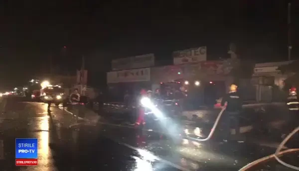 Incendiu la un restaurant în Afumați. O mașină a intrat într-o țeavă de gaze