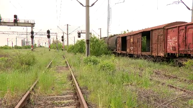 Tragedie în Alba Iulia. Un adolescent de 15 ani a murit electrocutat, după ce s-a urcat pe un vagon de tren