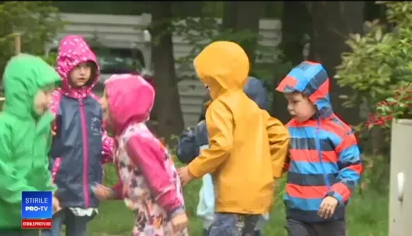 Cât de grav sunt afectați de fapt copiii de mobile și tablete. Avertismentul OMS