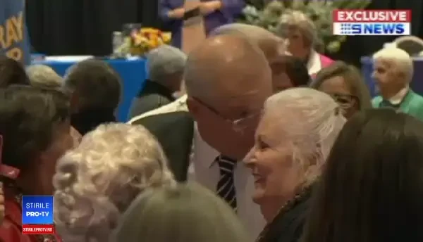 Momentul în care premierul australian este lovit cu ouă. „Nu aveţi respect faţă de adevăr”