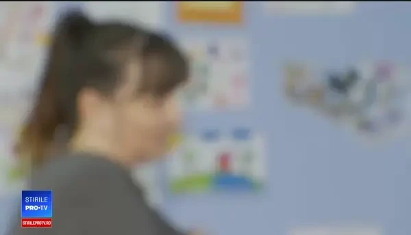 ”Selfie-urile pe tren ucid”. CFR atrage atenția adolescenților dornici de poze inedite