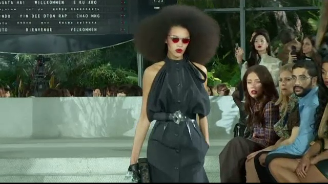 Louis Vuitton şi-a prezentat cea mai nouă colecţie într-un loc excentric