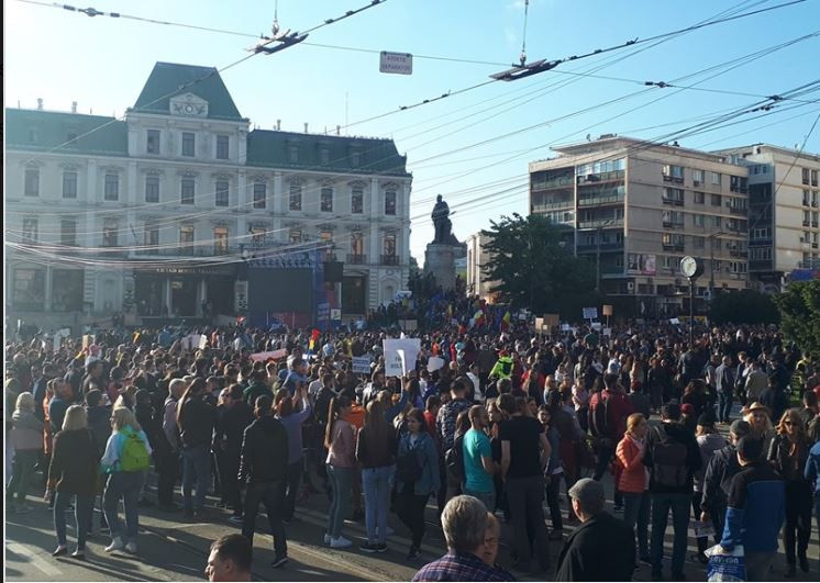 Piața Unirii din Iaşi, "invadată" după mitingul PSD. Ce au scandat oamenii