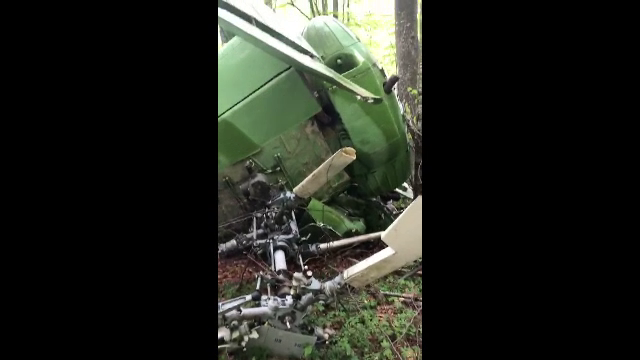 Elicopter prăbușit descoperit într-o pădure din Maramureș. Pilotul era mort