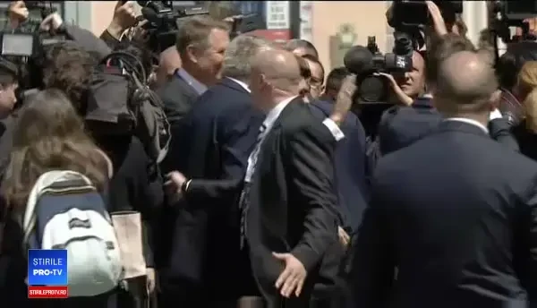 Momentul în care mulțimea a scandat ”Europa!” în Sibiu. Iohannis şi liderii UE, baie de mulţime