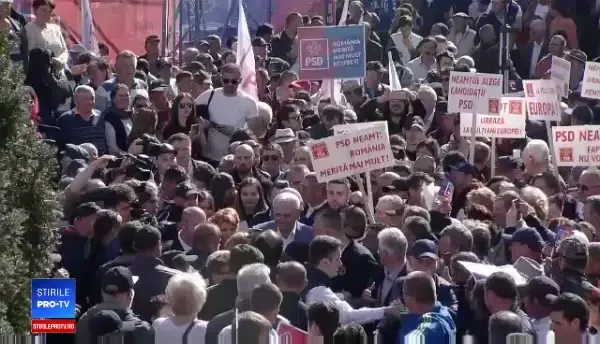 Liviu Dragnea, baie de mulțime la Iași. VIDEO