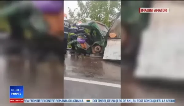 Cod roșu medical pe DN1, după un accident între o autoutilitară și un autoturism