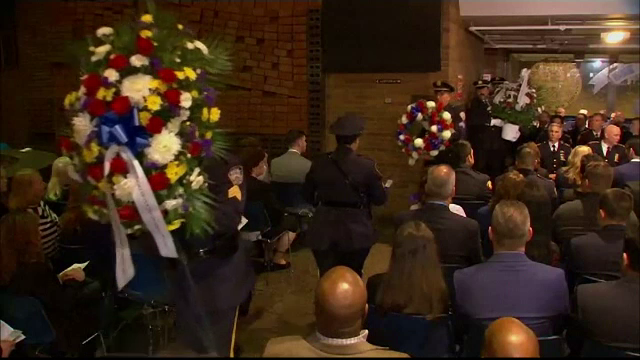 Moment solemn la monumentul polițiștilor decedați în urma atentatelor din 11 septembrie