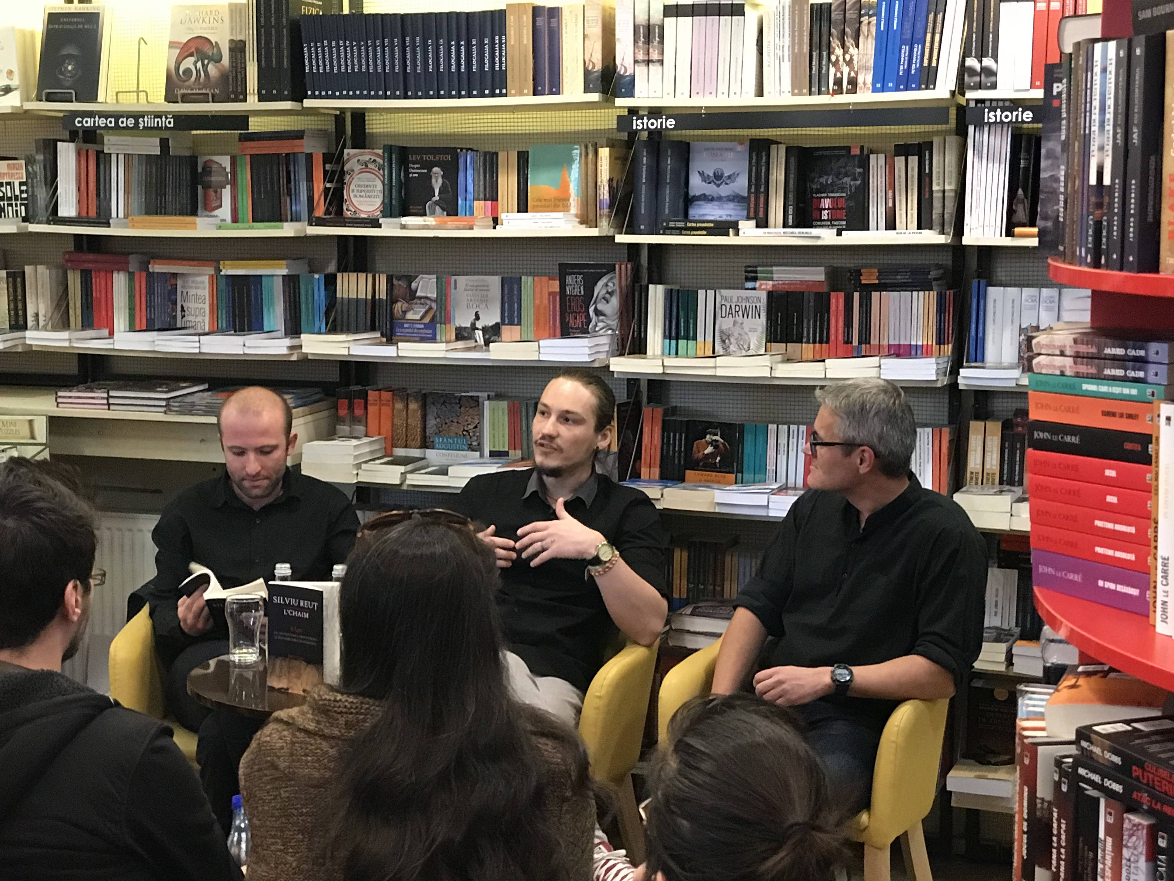 "L'Chaim - 4 luni cu autostopul și întoarcerea în Romania". O carte despre "minunea de a fi"