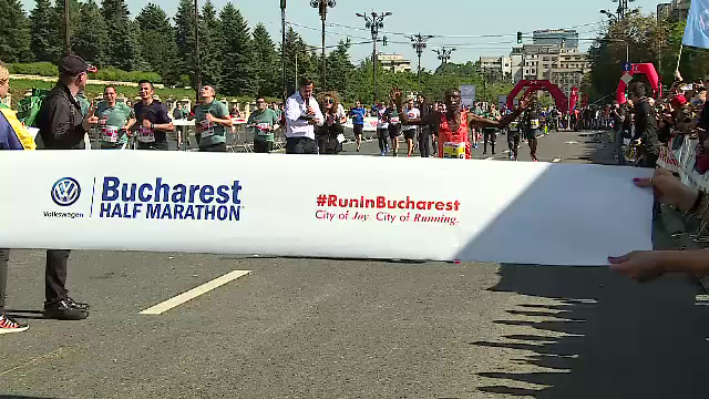 Actorii din serialul "Vlad" au alergat la semimaraton pentru a ajuta familii nevoiașe