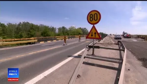 Ministrul Răzvan Cuc, huiduit de șoferi în timp ce se afla în inspecție pe șantier