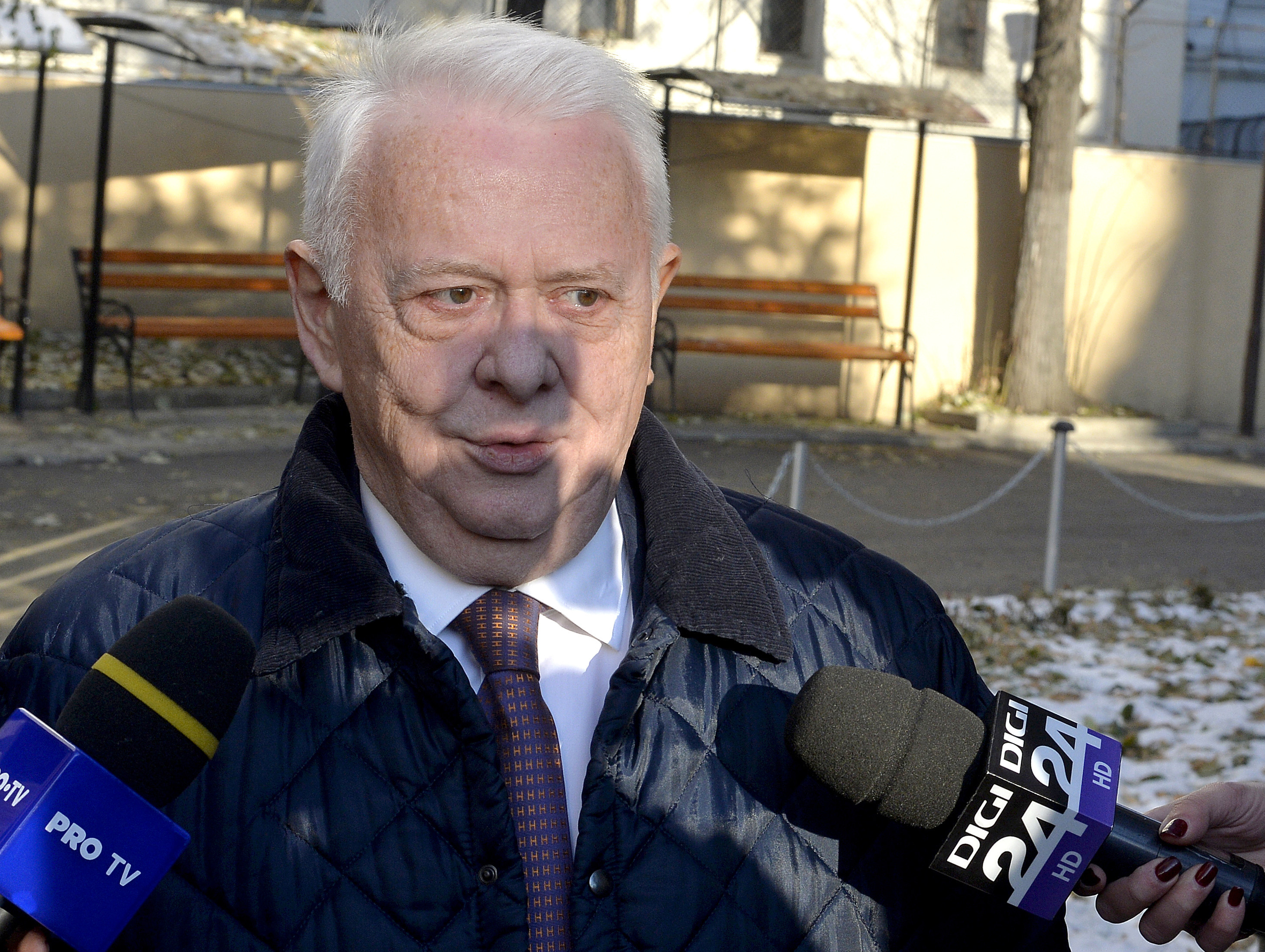 ÎCCJ a anulat condamnarea lui Viorel Hrebenciuc din dosarul retrocedărilor ilegale de păduri