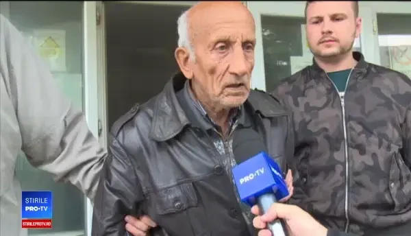 Bătrân de 80 de ani reţinut după ce a furat un portofel dintr-un cabinet al spitalului