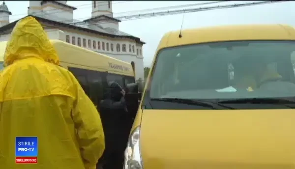 Amplu exercitiu de evacuare in caz de inundatii intr-un sat din Gorj