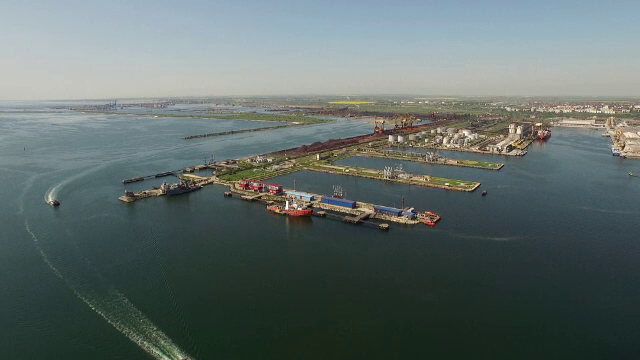 Infractorii cibernetici țintesc spre navele comerciale. România, în zona de risc