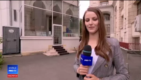 Românii, campioni la termopane. Meşterii le-au pus până şi la o biserică brânconvenească