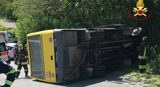 Răsturnare de situaţie în cazul românului care a făcut accident cu un autobuz plin cu copii. De ce a fugit de fapt