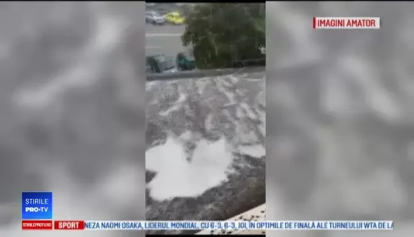 Străzi inundate în Târgu Jiu după o ploaie torențială. Apa a ajuns și la jumătate de metru