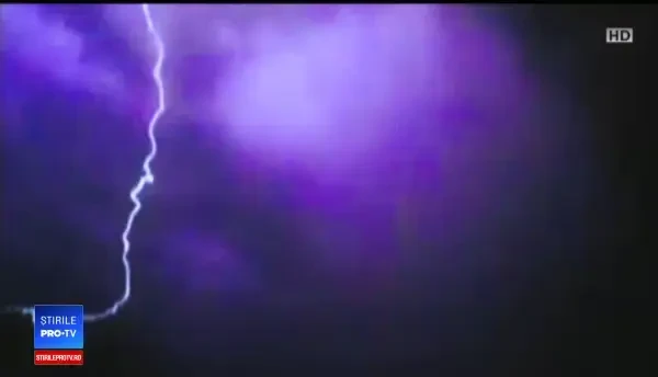 Codul portocaliu de ploi a făcut prăpăd. O femeie este de negăsit de 24 de ore