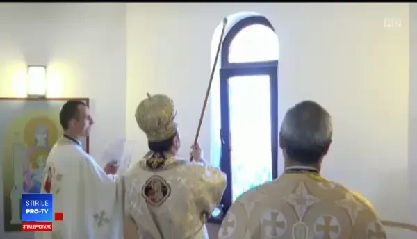 Biserică ridicată în timp record pentru ca romii din Blaj să-l poată întâlni pe Papă